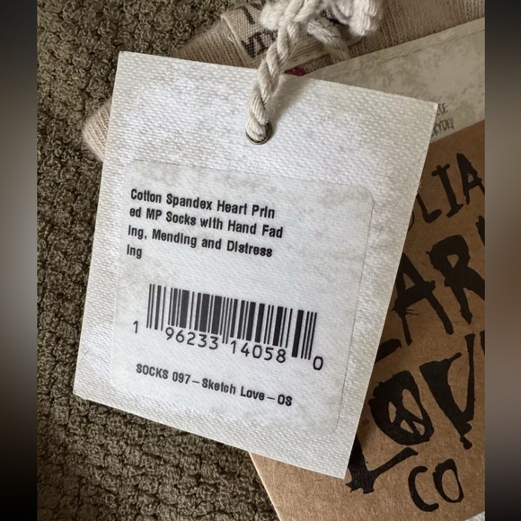 Magnolia Pearl Heart Socks 💗 - Picture 4 of 4
